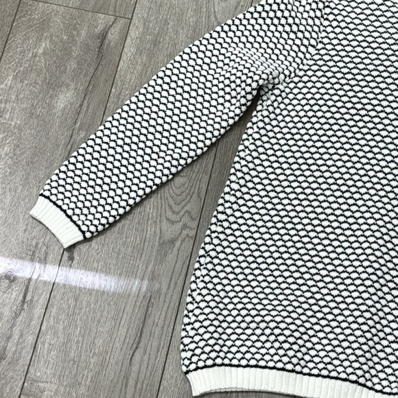 Karen Scott turtleneck sweater size medium new with tags black and white MEDIUM - Picture 2 of 5